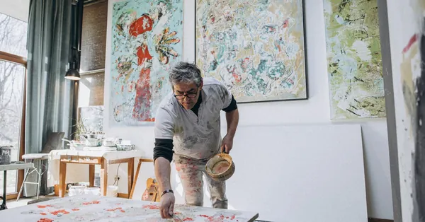 Do Solo Painters Need Workers' Comp in Illinois?